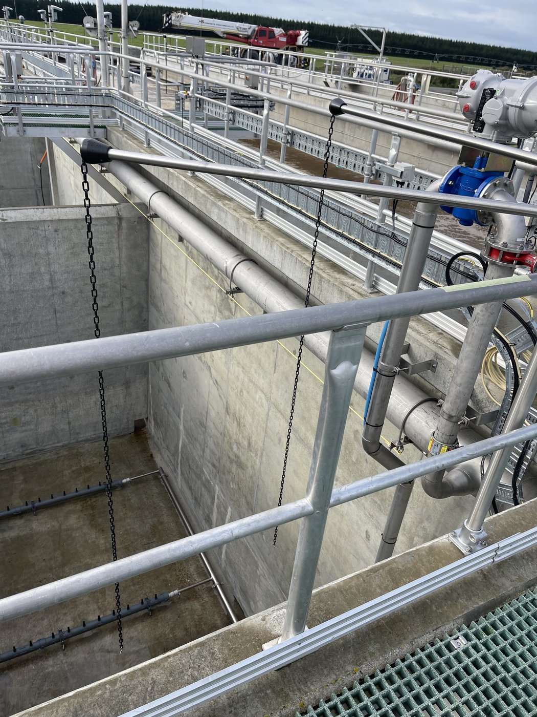 Handrails and aeration systems